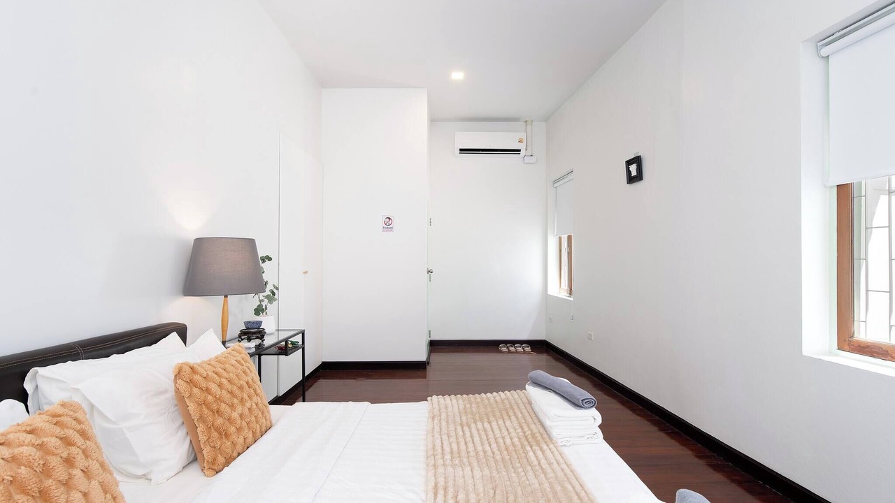 Photo of Bedroom in Si Phraya