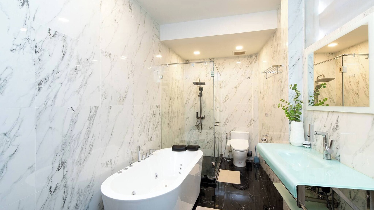 Photo of Bathroom in Si Phraya