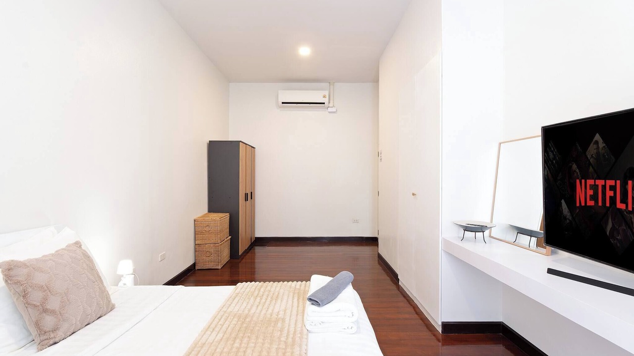 Photo of Bedroom in Si Phraya