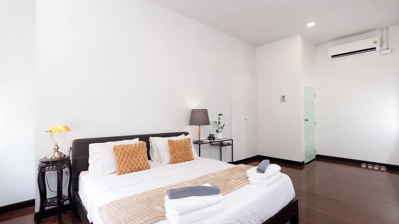 Photo of Bedroom in Si Phraya