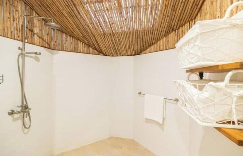 Photo of Bathroom in Maret