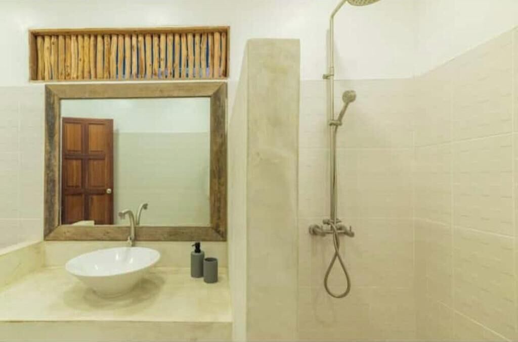 Photo of Bathroom in Maret