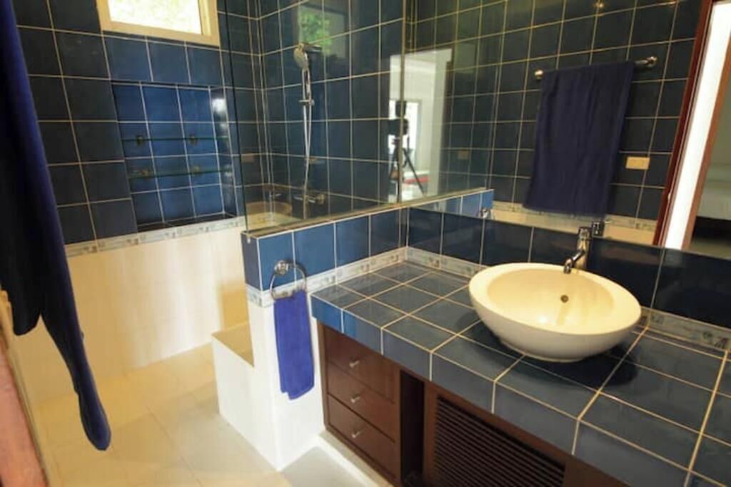 Photo of Bathroom in Maret