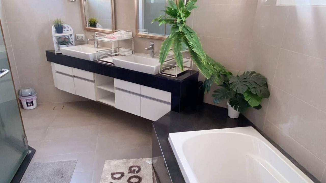 Photo of Bathroom in Huai Khwang