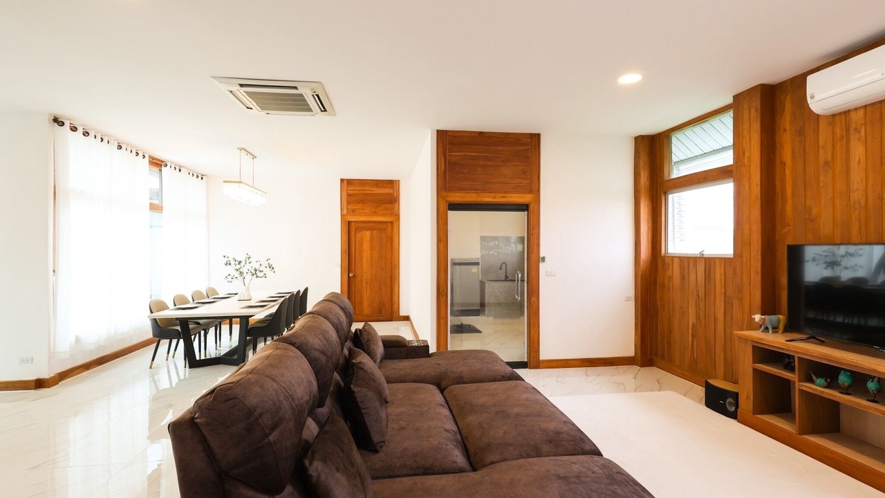 Photo of Livingroom in San Sai