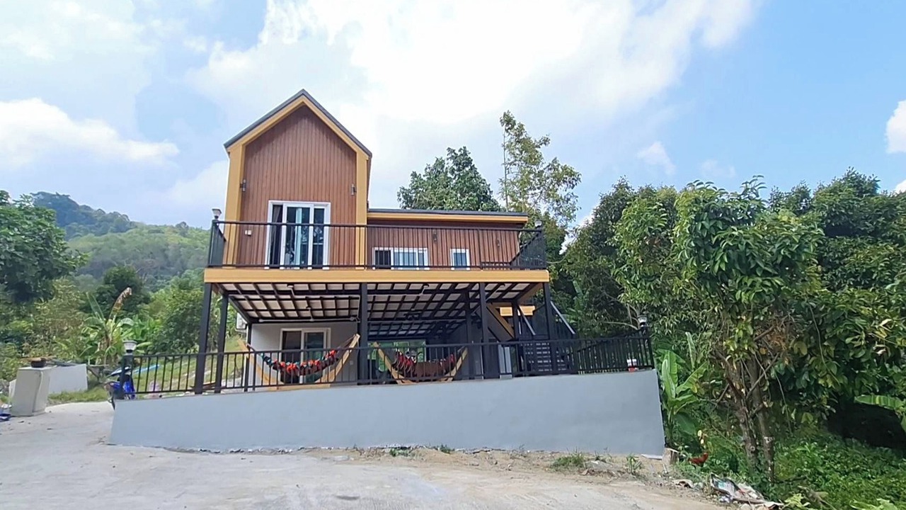 Photo of Outdoor in Ron Phibun