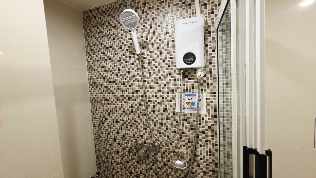 Photo of Bathroom in Khlong Toei Nuea