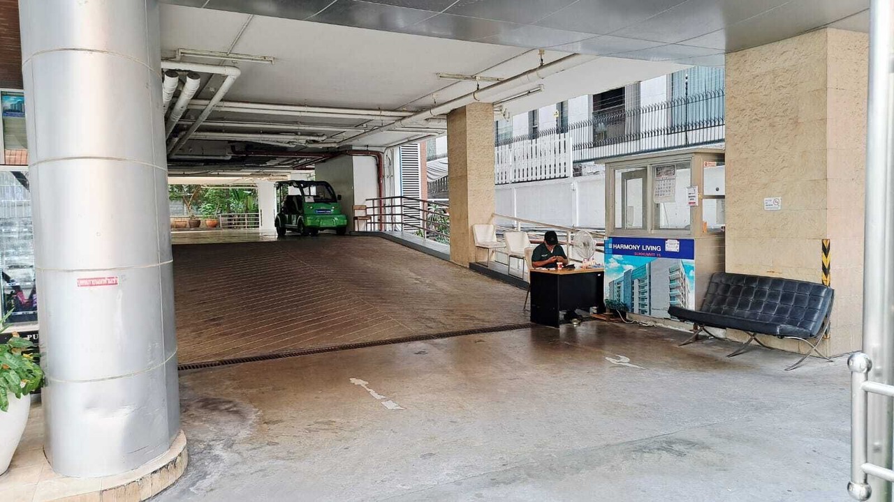Photo of Outdoor in Khlong Toei Nuea