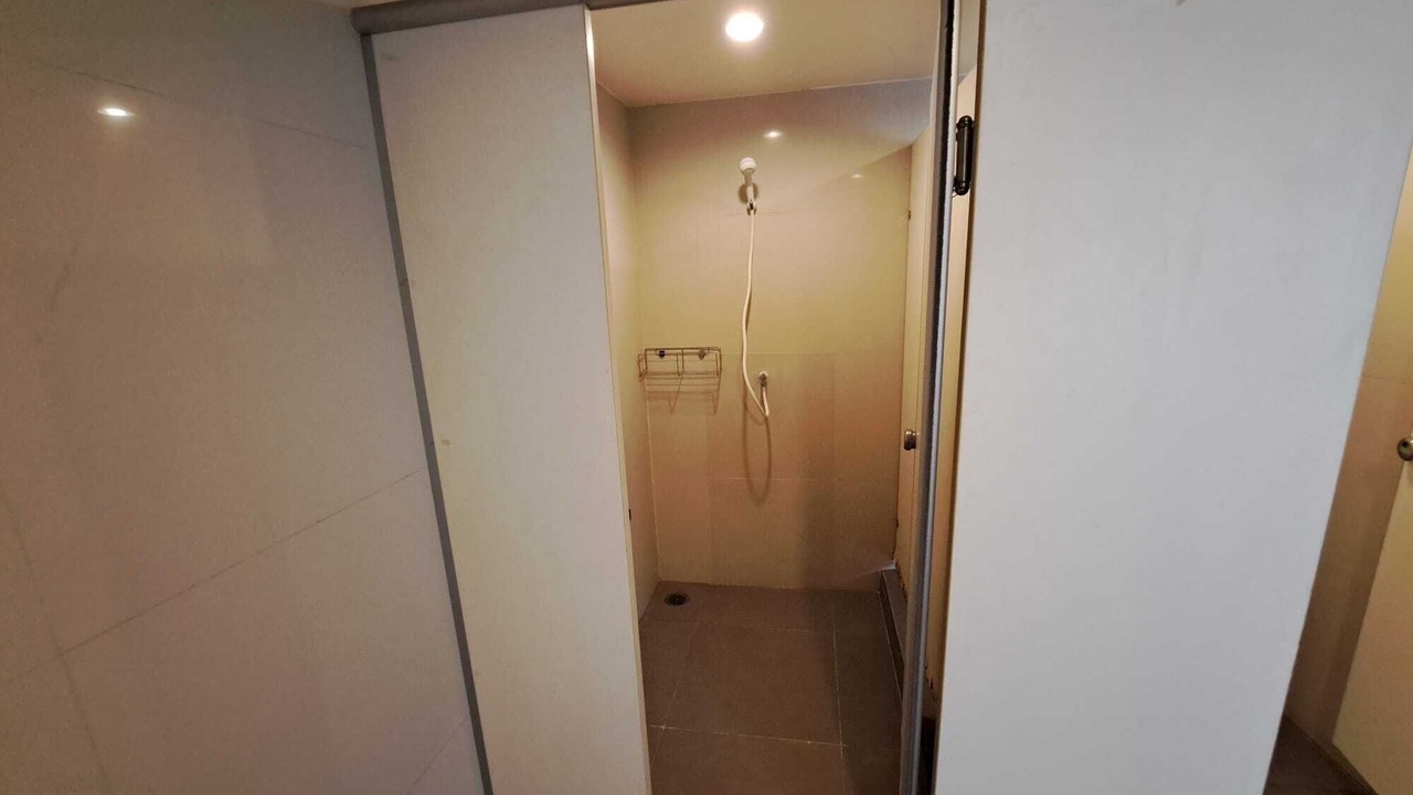 Photo of Bathroom in Khlong Toei Nuea