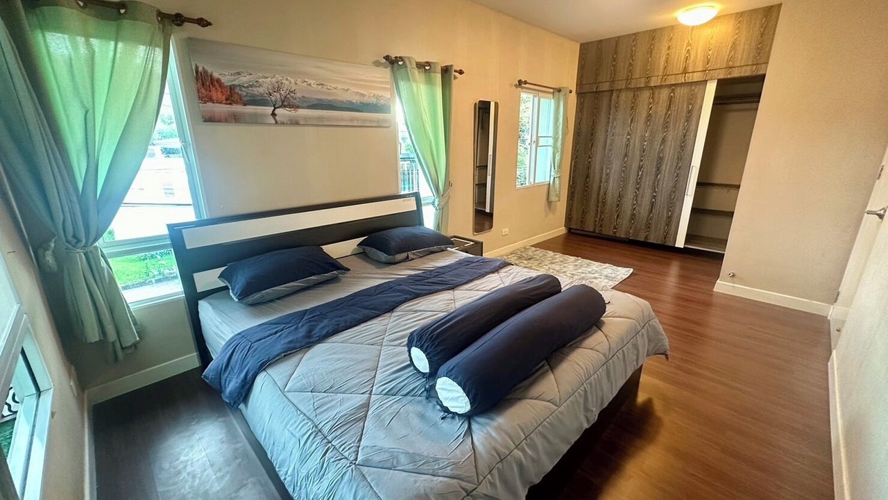 Photo of Bedroom in Talat Nuea