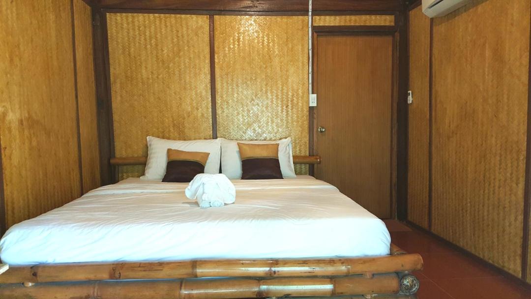 Photo of Bedroom in Photharam