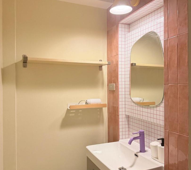 Photo of Bathroom in Pom Prap