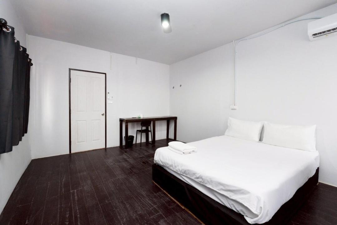 Photo of Bedroom in Wat Bowon Niwet