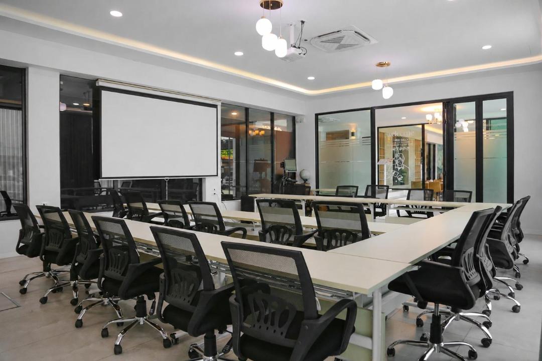 Photo of Others in Khanna Yao