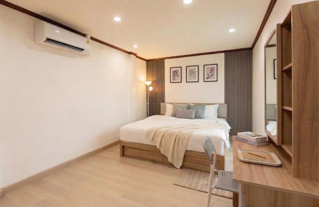 Photo of Bedroom in Khlong Tan