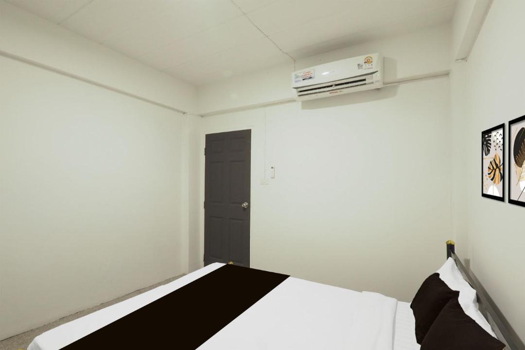 Photo of Others in Samsen Nok