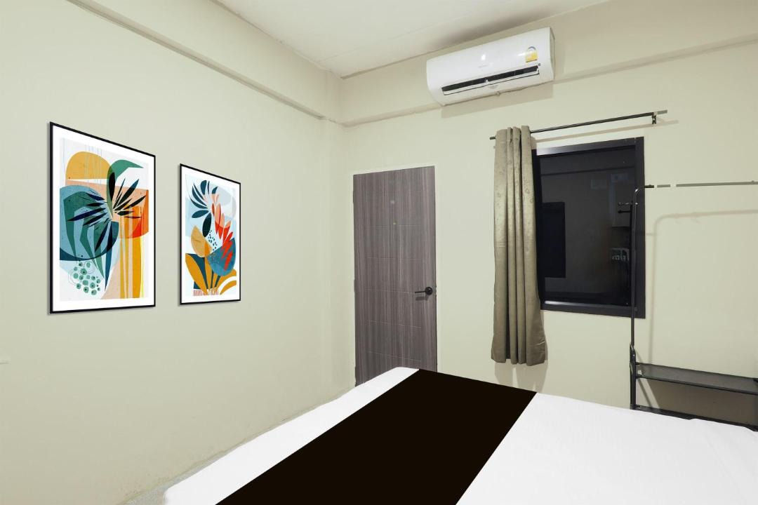 Photo of Others in Samsen Nok