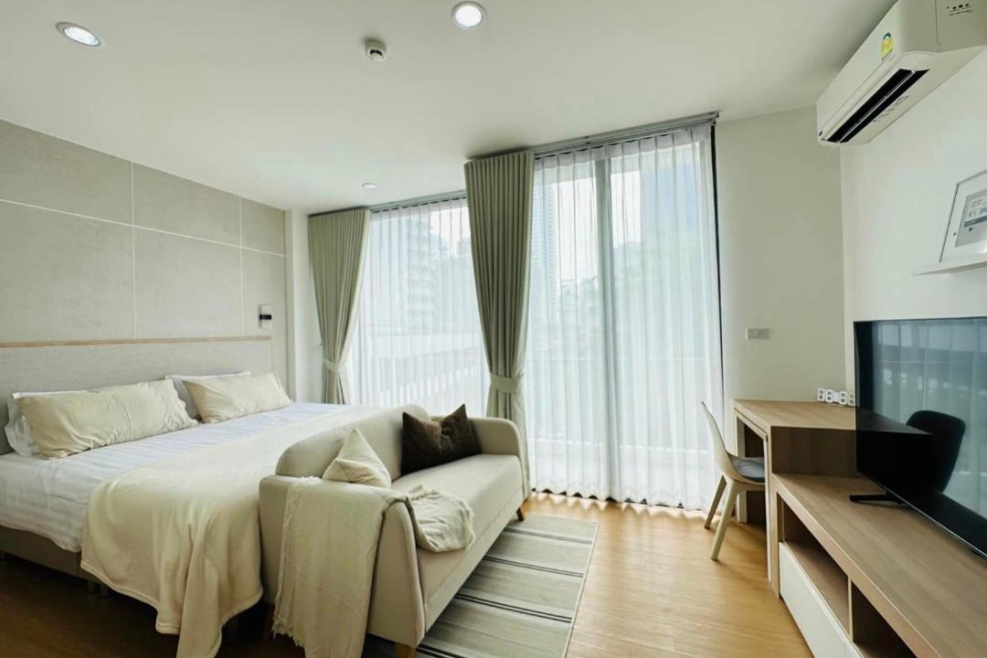 Photo of Bedroom in Khlong Toei Nuea