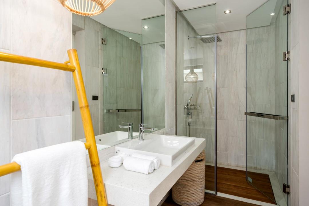 Photo of Bathroom in Laem Set