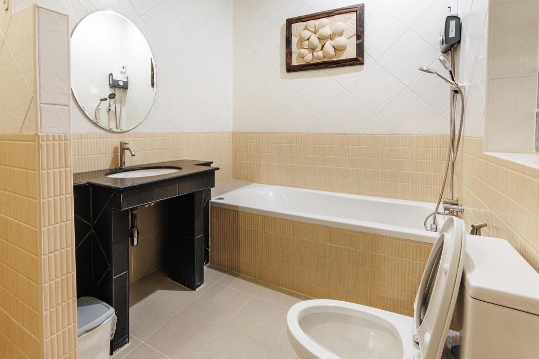 Photo of Bathroom in Pong