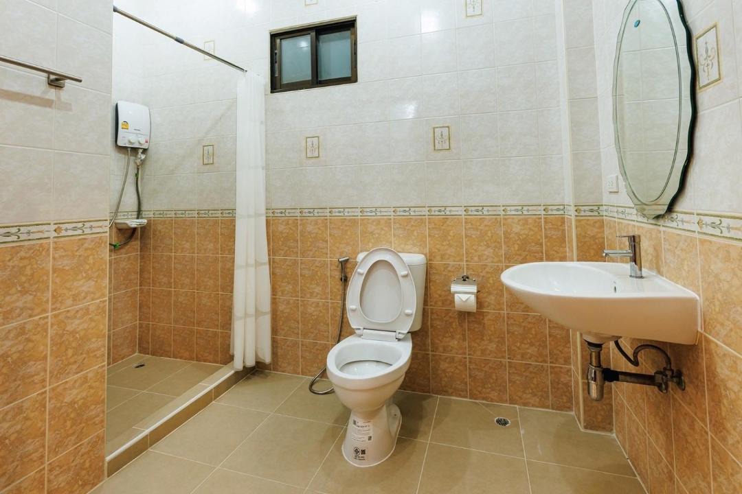 Photo of Bathroom in Pong