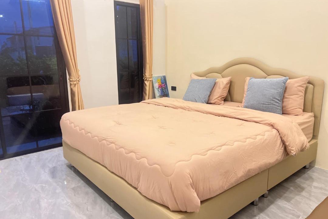 Photo of Bedroom in Racha Thewa