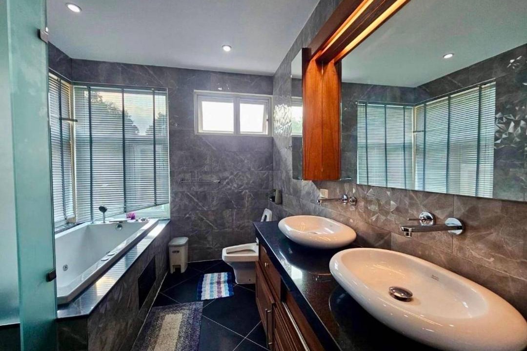 Photo of Bathroom in Pa Klok