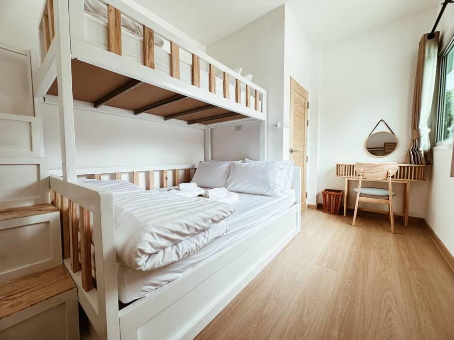 Photo of Bedroom in Su Thep