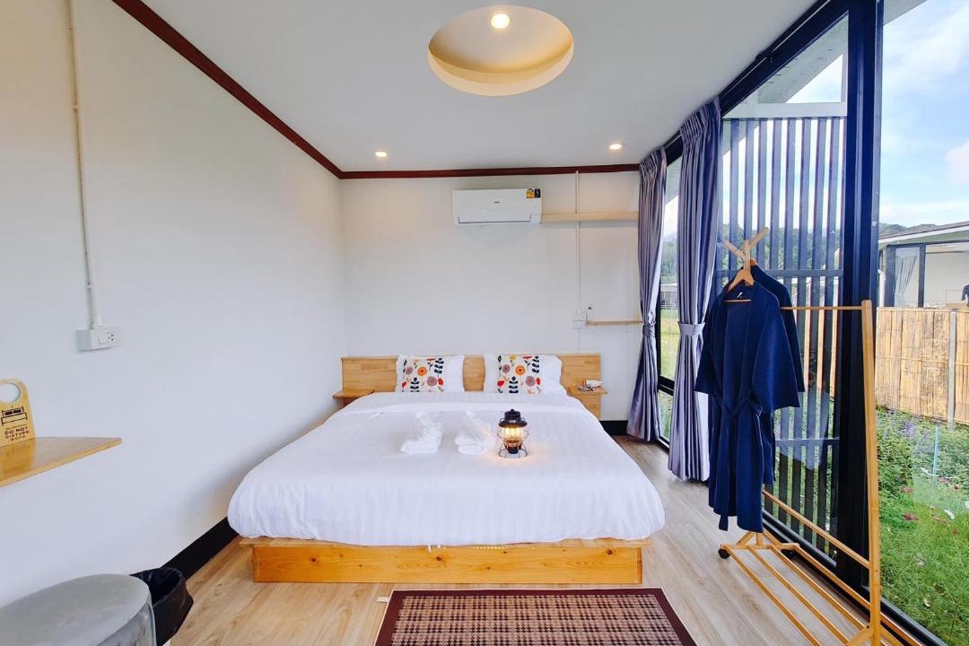 Photo of Bedroom in Huai Makhuea Som