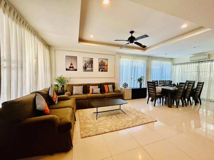Photo of Livingroom in Laguna