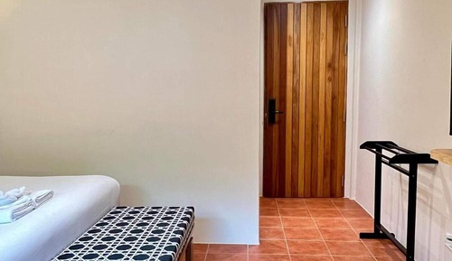 Standard Studio, 1 King Bed, City View