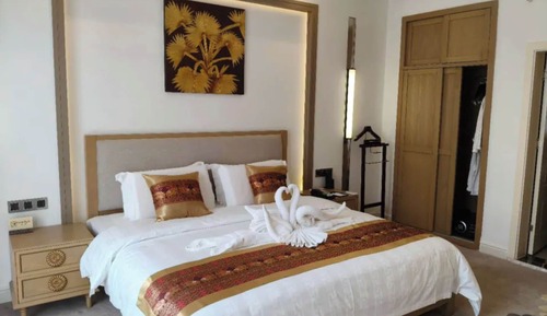 Executive Studio Suite