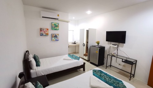 Standard Twin Room