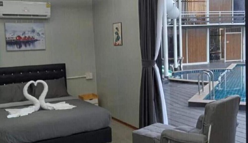 Basic Room, 1 Queen Bed