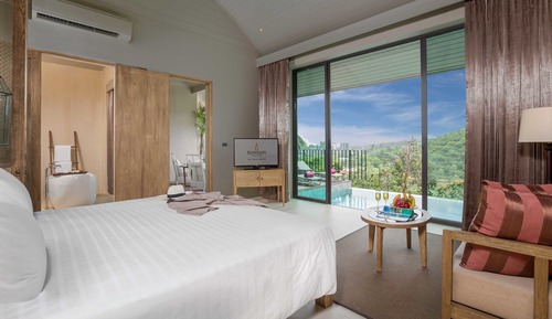 Grand View Pool Villas  (Lake View)