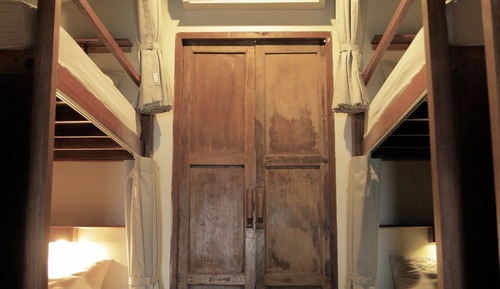 8 Beds Mixed Dormitory