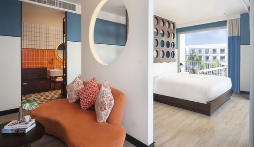 Double Groovy Sea View Suite