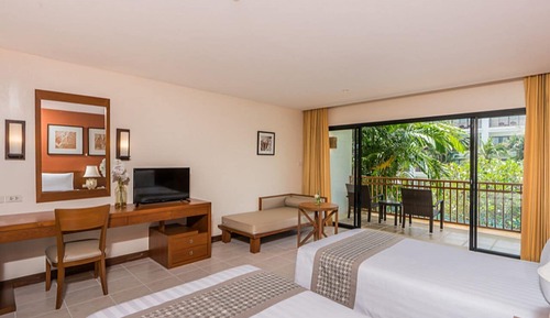 Superior Room, Pool View