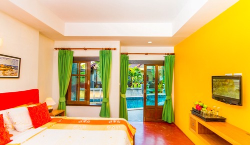Deluxe Room, Pool Access