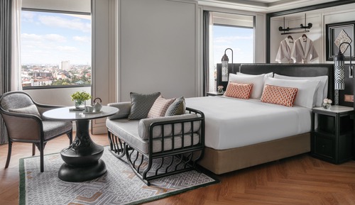 Premium Room, 1 King Bed (Club Benefits Access)
