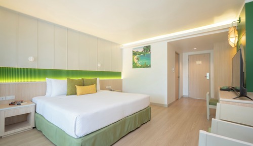 Superior Room, Pool View