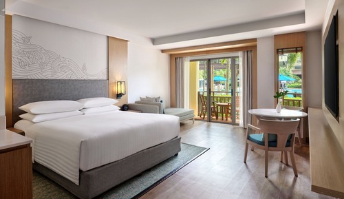 Room, 1 King Bed, Terrace, Pool View (Larger Guest room,1K,Pool vw,Terrace)