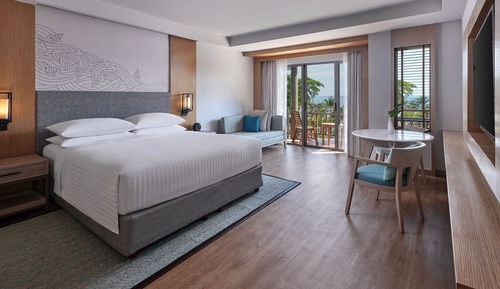 Room, 1 King Bed, Ocean View (Larger Guest room, 1 King, Ocean view)