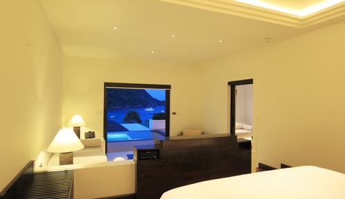 Grand Pool Suite with Partial Seaview