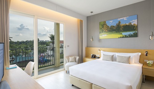 One-Bedroom Suite - Free Scheduled Airport Drop-off