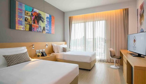 Two Bedroom Family Suite - Free Scheduled Airport Drop-off