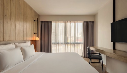 Deluxe Room, 1 King Bed