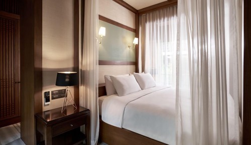One Bedroom Emperor Suite