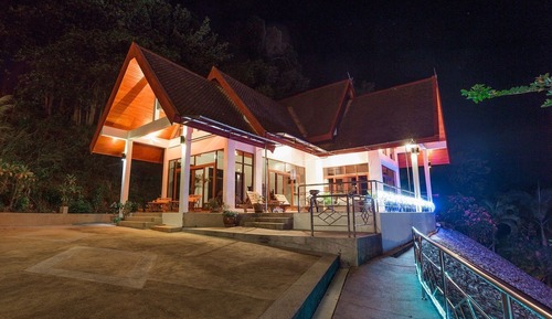 Luxury Villa 