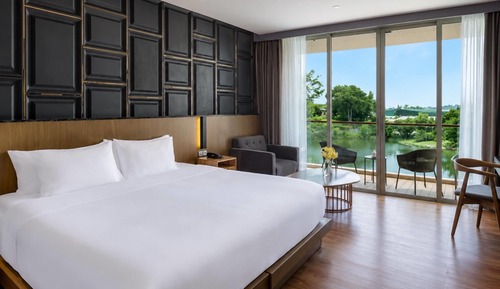 Deluxe Room, 1 King Bed, Non Smoking, Lagoon View